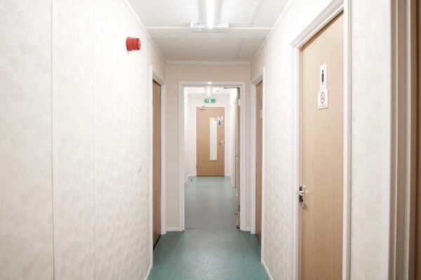 006-modular-building-offices-960x640-1-800x533-1.jpg (3 Bay) Compliant Modular Building