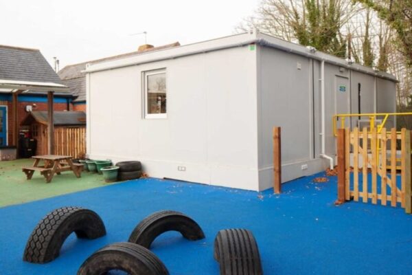007-school-modular-classroom-external-960x640-1-800x533-1.jpg (6 Bay) Euro Modular Building
