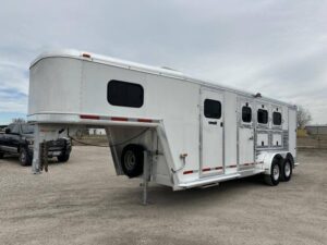 2004 Hart Trailers 3H GN Weekender Horse Trailer