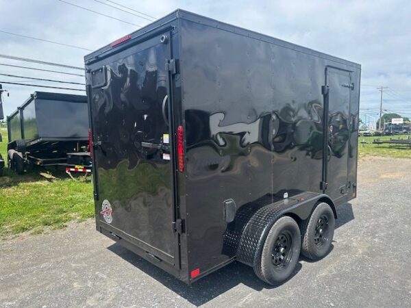 Homesteader 6 x 12 V-Nose Enclosed Cargo Trailer – Black Trim
