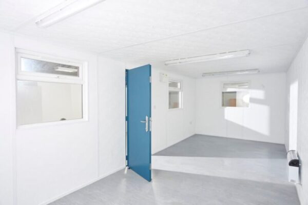 24x10-Standard-Jack-Leg-inside3-960x640-2-800x533-1.jpg 24ft x 10ft Jackleg Cabin (Site Cabin)
