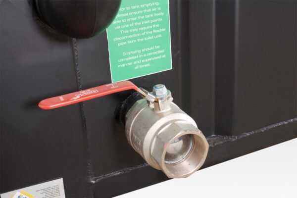 682-waste-tank-for-site-toilets-6-960x640-1.jpg 3+1 Sit On Waste Tank 6500 LTR