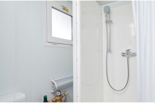 8Ft x 5Ft Mains Toilet/Shower