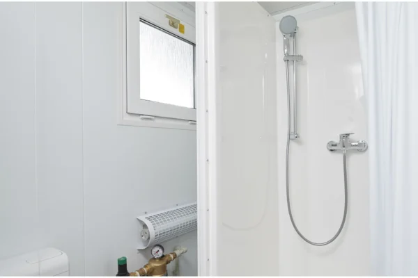 8Ft x 5Ft Mains Toilet/Shower
